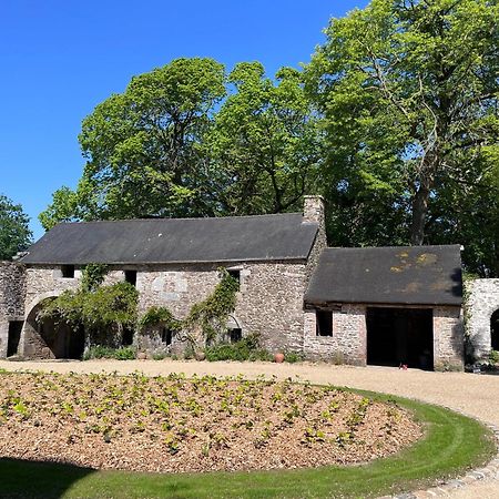 Manoir Du Menec Chambre Le Folgoet Exterior foto